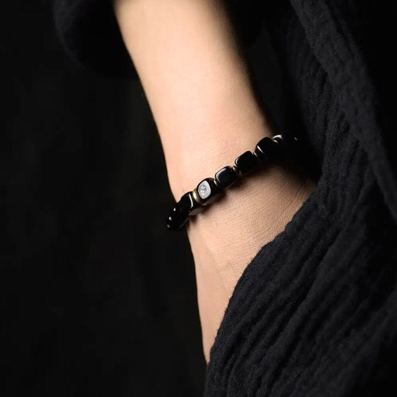 Kshetra - Bracelet en Obsidienne Noire et Laiton Martelé