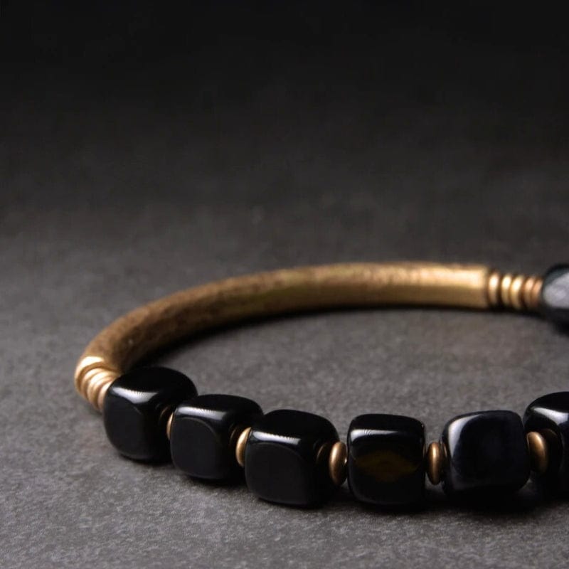 Kshetra - Bracelet en Obsidienne Noire et Laiton Martelé