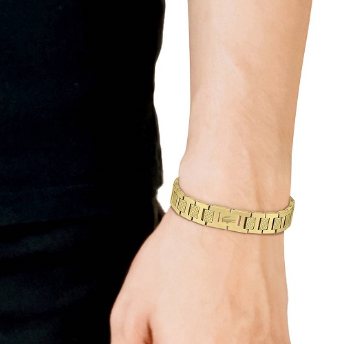 Lacoste-Bracelet-Metropole-Taille-Or (1)